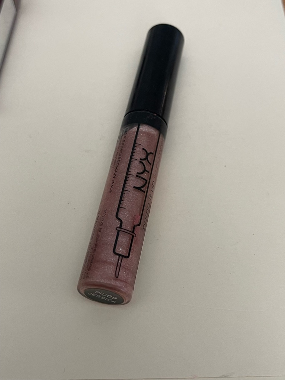 NYX PUMP IT UP LIP PLUMPER GLOSS PIU09 Jessica. No Seal
